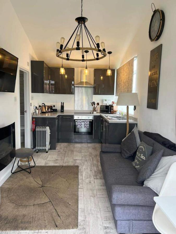 Stunning One Bed Modern & Contemporary Chalet Bridlington Exterior photo